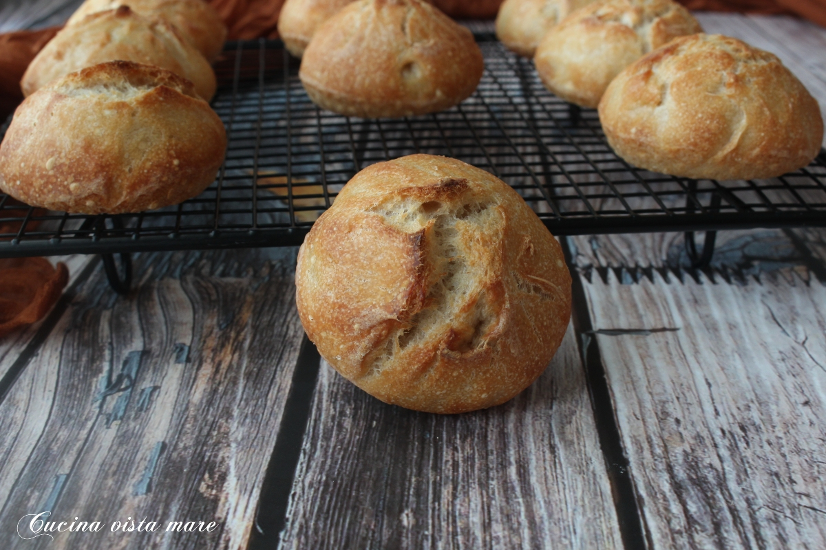 Brötchen mit Sauerteig