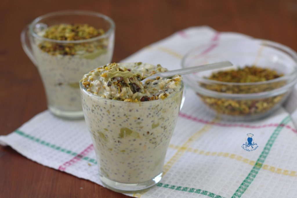 Chia-Pudding mit Hafer und Pistazien1
