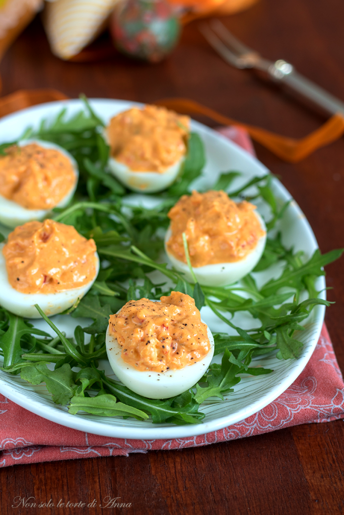 gefüllte Eier mit Paprika