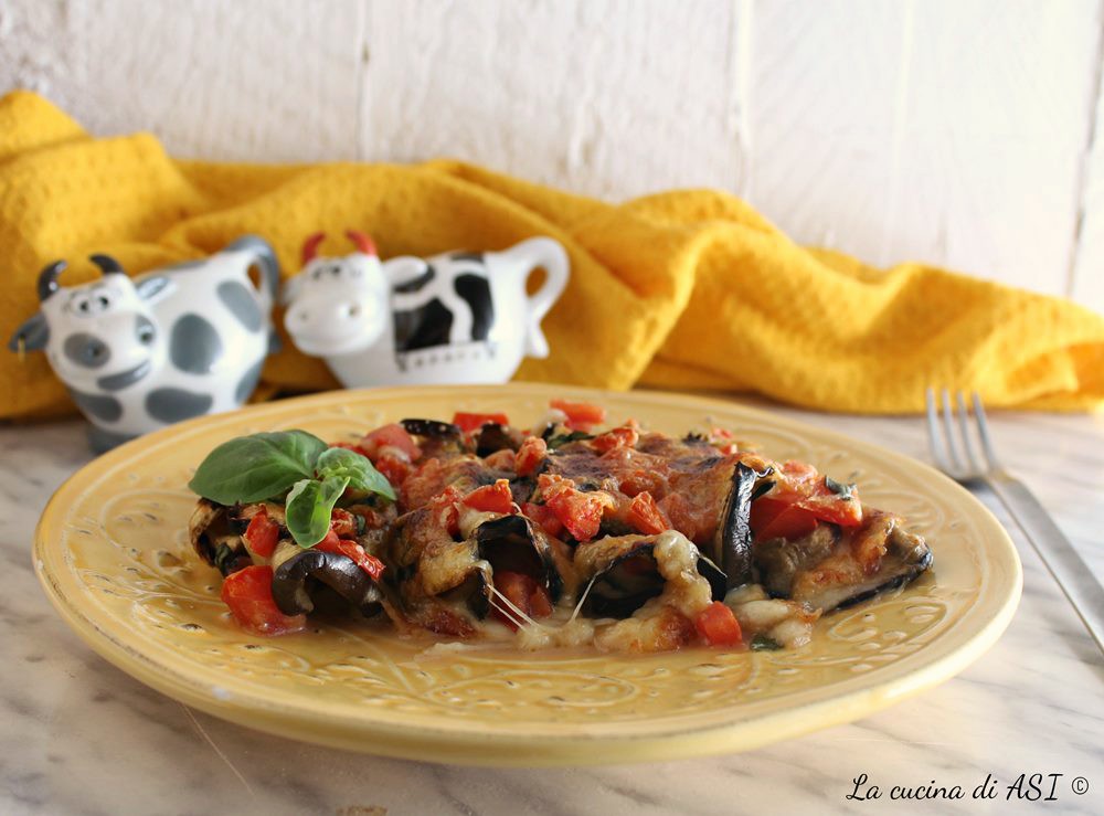 Gegrillte gefüllte Auberginen