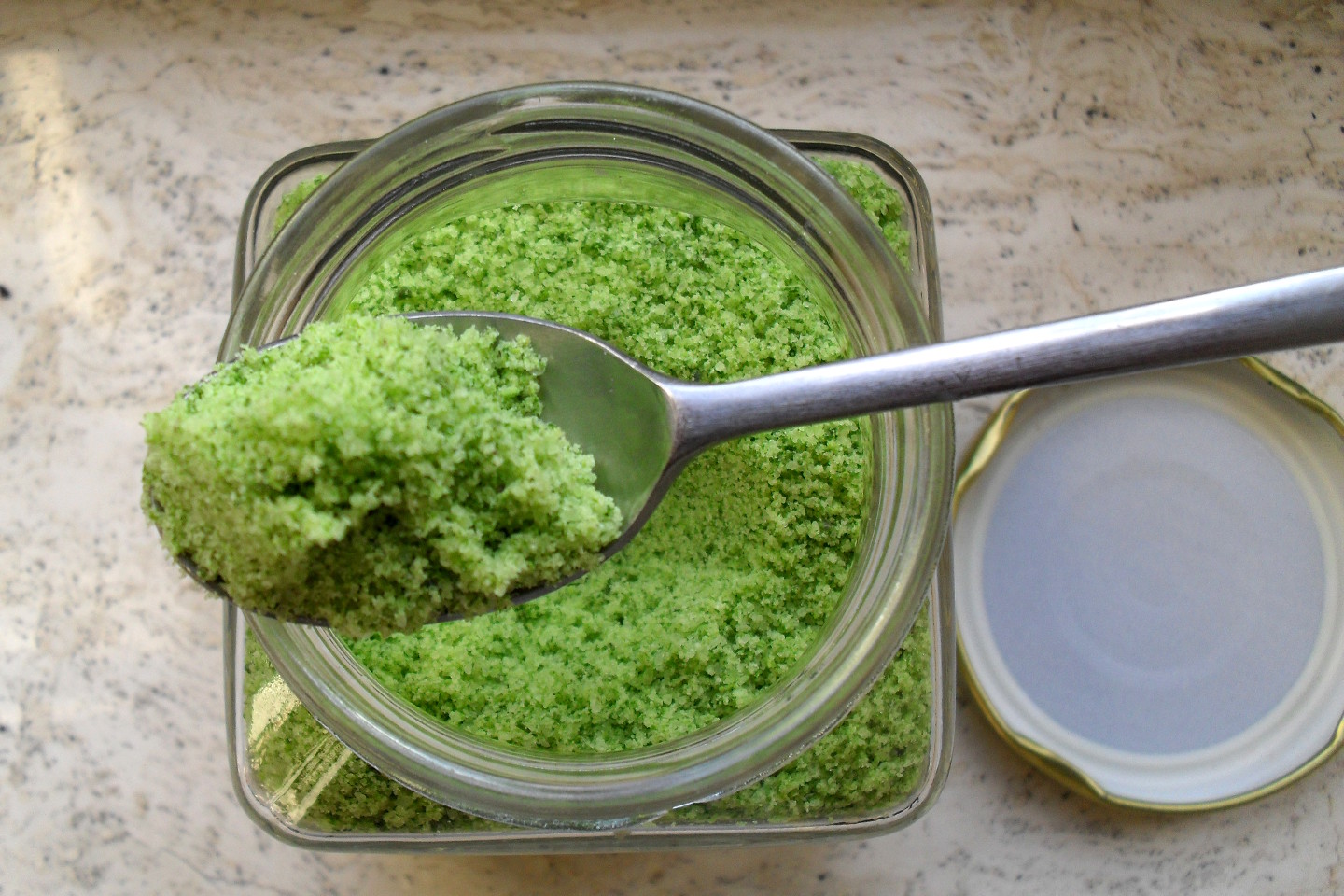 Gewürzsalz mit Kräutern