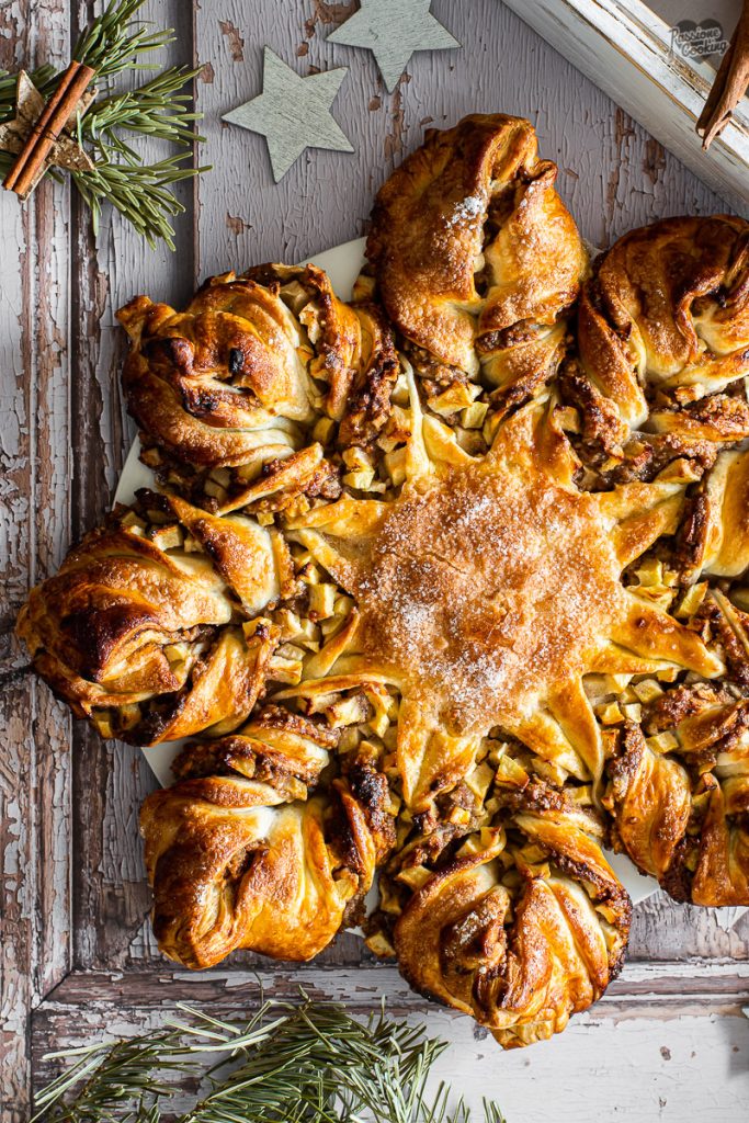 Gewürzter Blätterteigstern mit Äpfeln