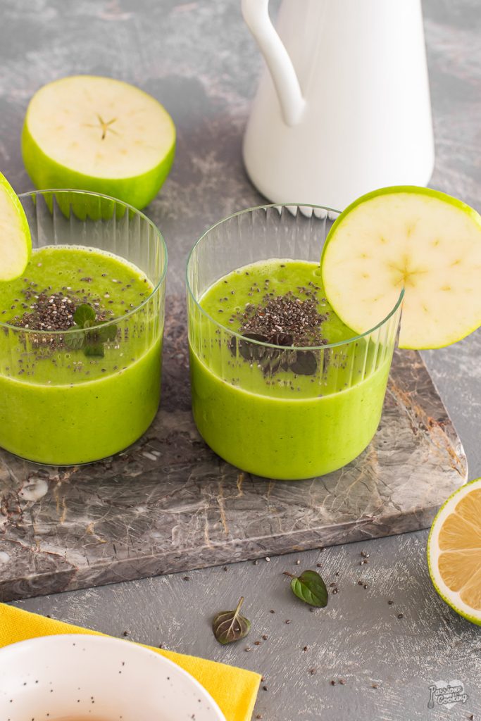 Grüner Smoothie mit Granny Smith Äpfeln