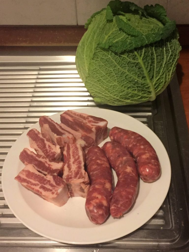 Rippchen und Wurst mit Wirsing