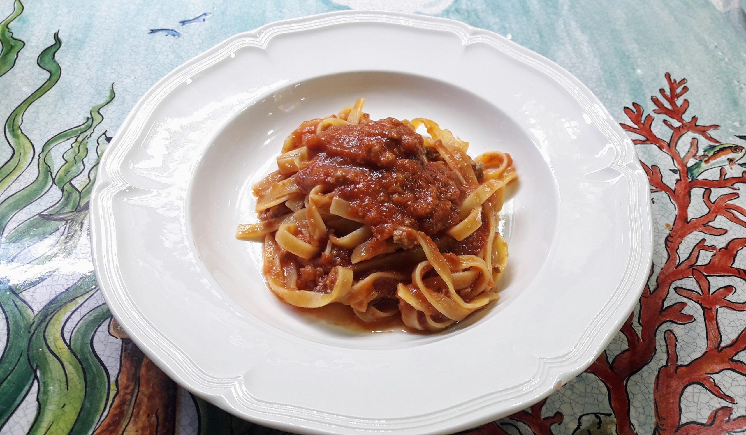 Eiernudeln mit schnellem Ragù