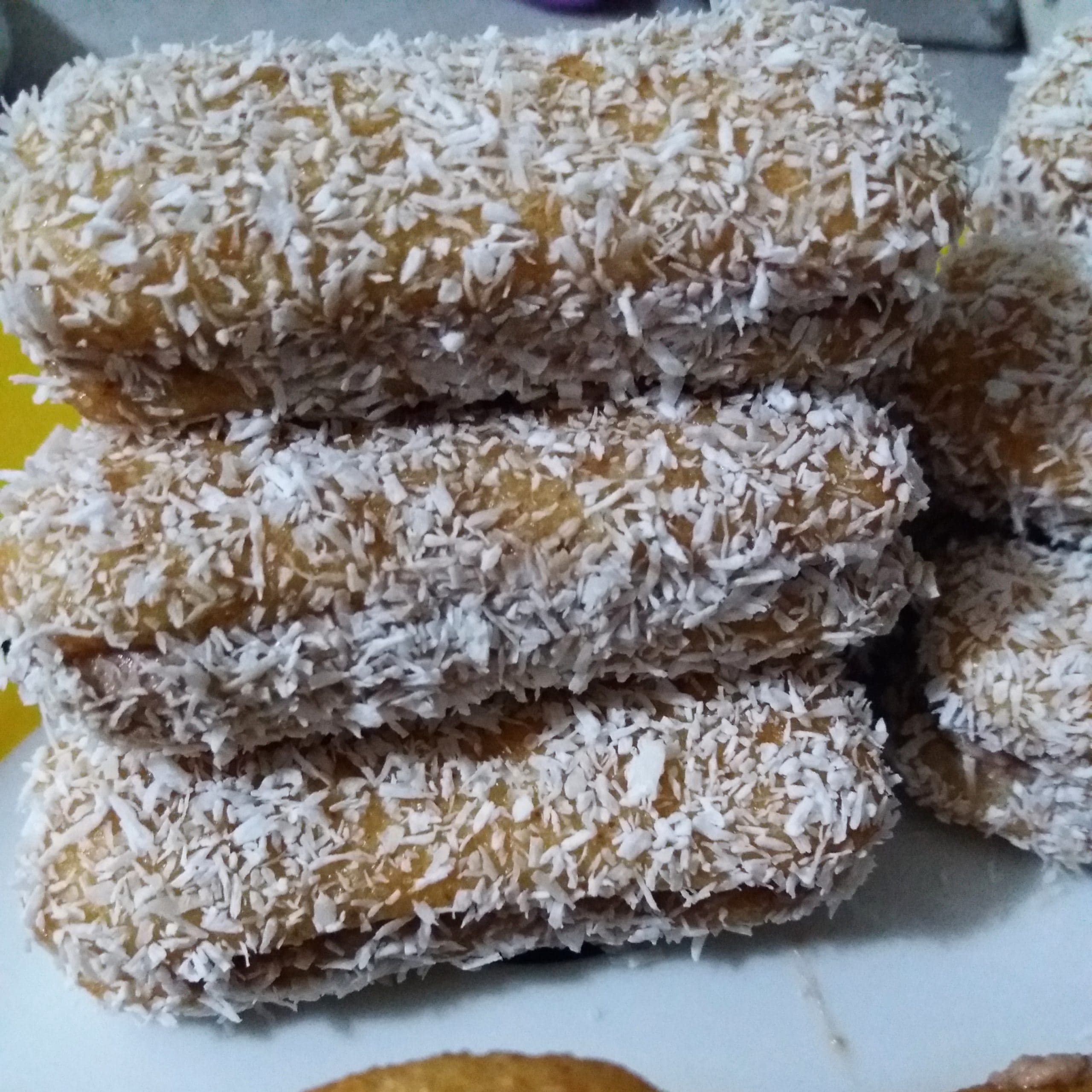 Verschneite Pavesini mit Nutella und Mascarpone