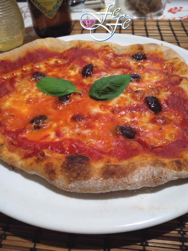 HALB-VOLLKORN PIZZATEIG (Weniger als 1 Gramm Hefe und 63% Hydratation)