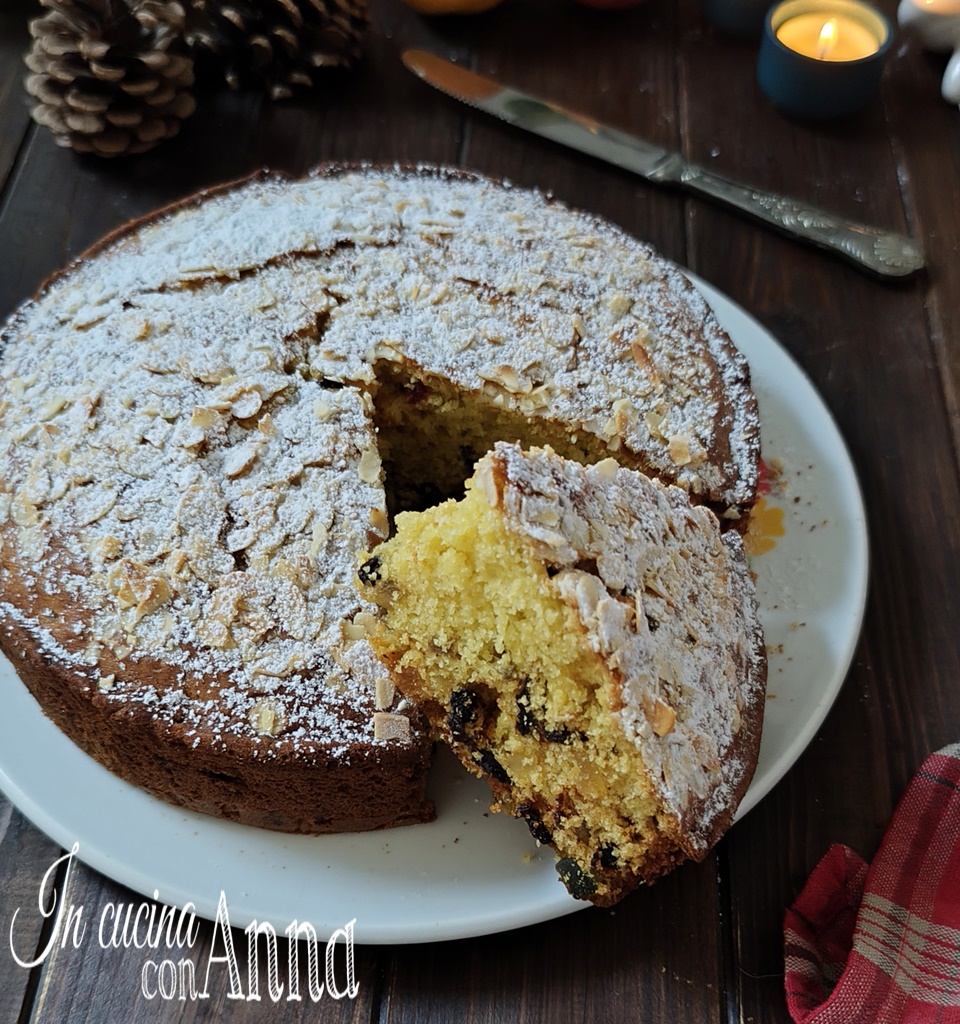 Weihnachtlicher Panettone-Kuchen