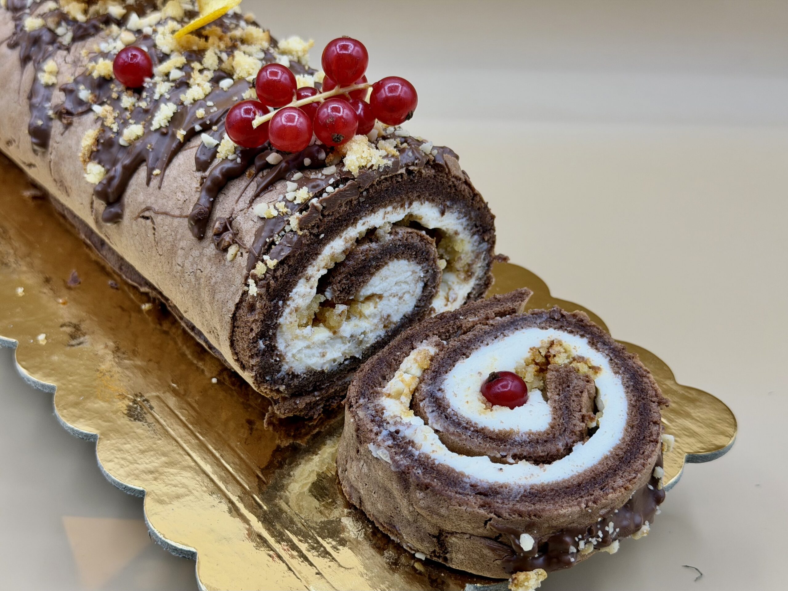 Weihnachtsrolle mit Amaretti