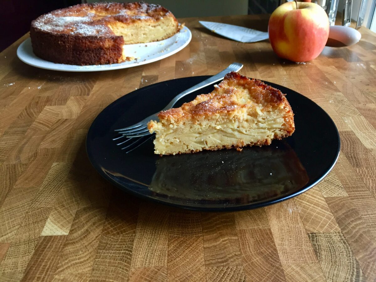 Apfelkuchen ohne Mehl – weich und cremig.