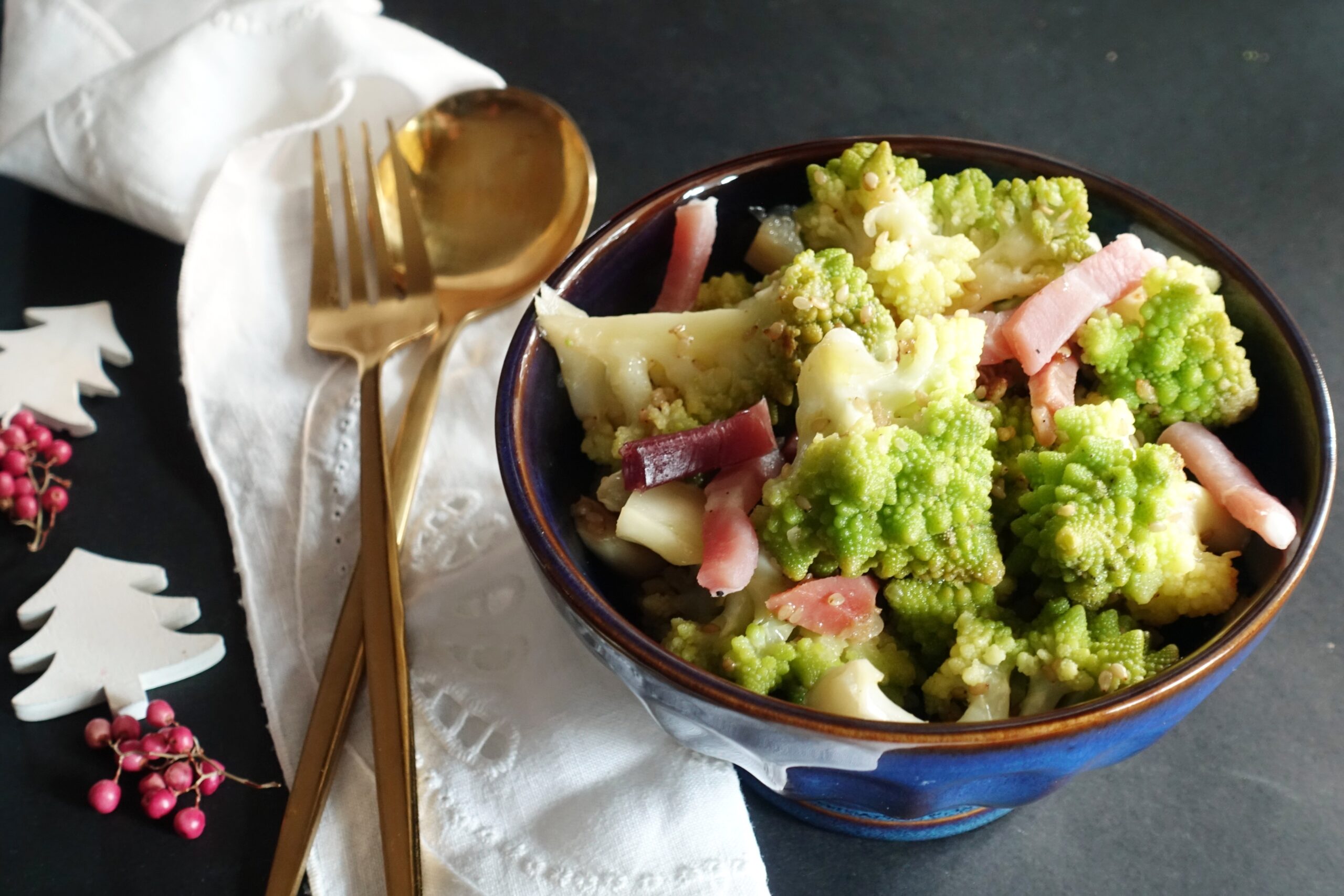 Romanesco-Brokkoli mit Speck