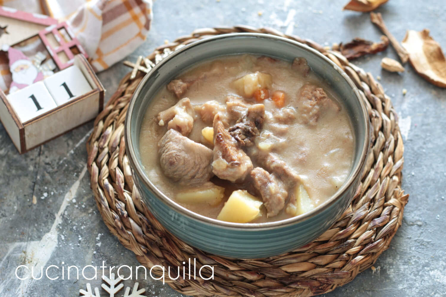 Rindergulasch mit Steinpilzen und Kartoffeln