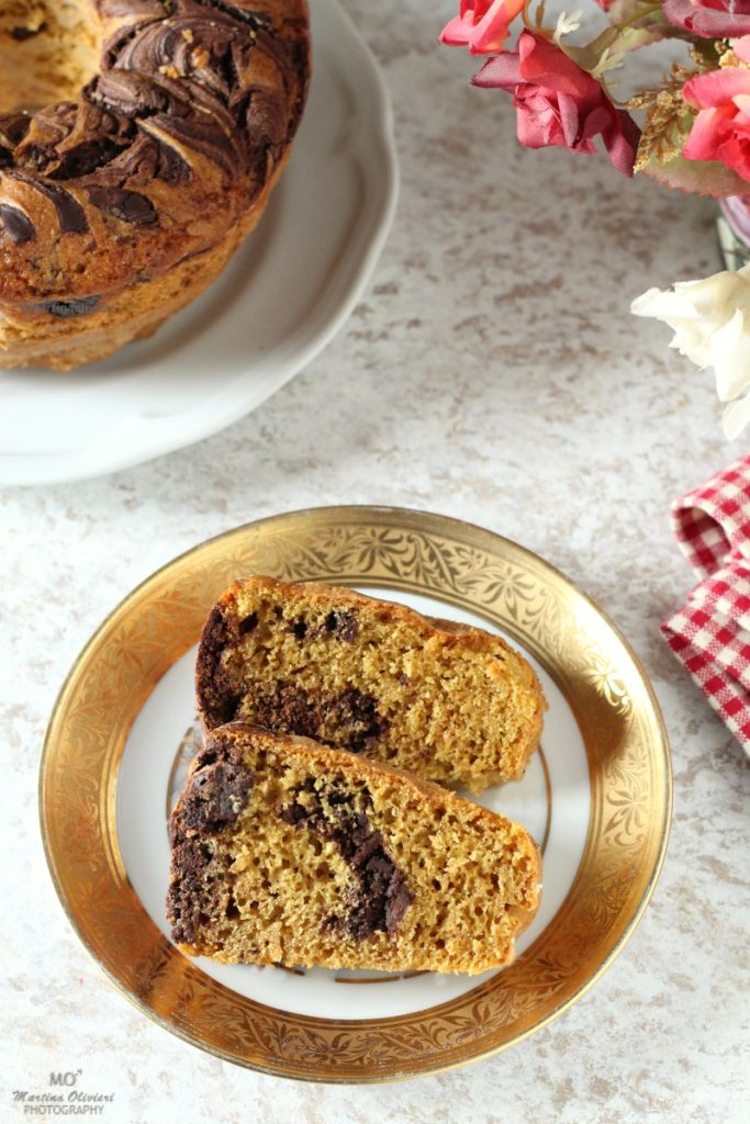 Joghurt-Kaffee-Kuchen mit Schokoladenmarmorierung
