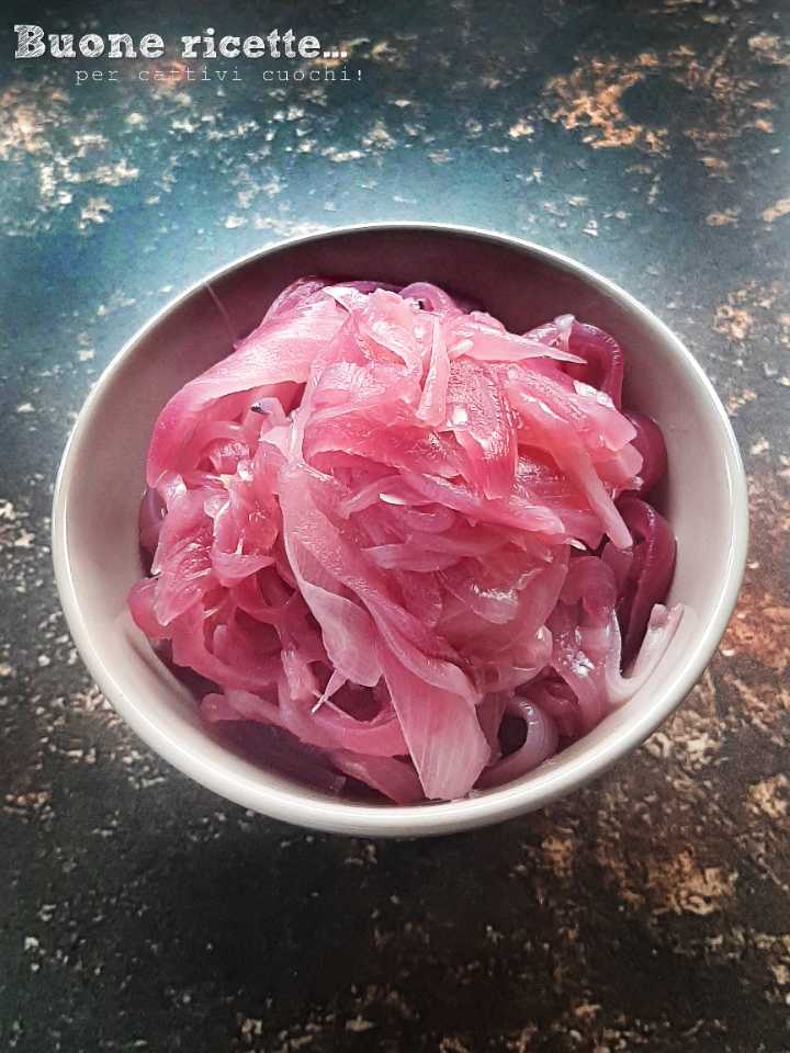 karamellisierte Zwiebeln süß-sauer