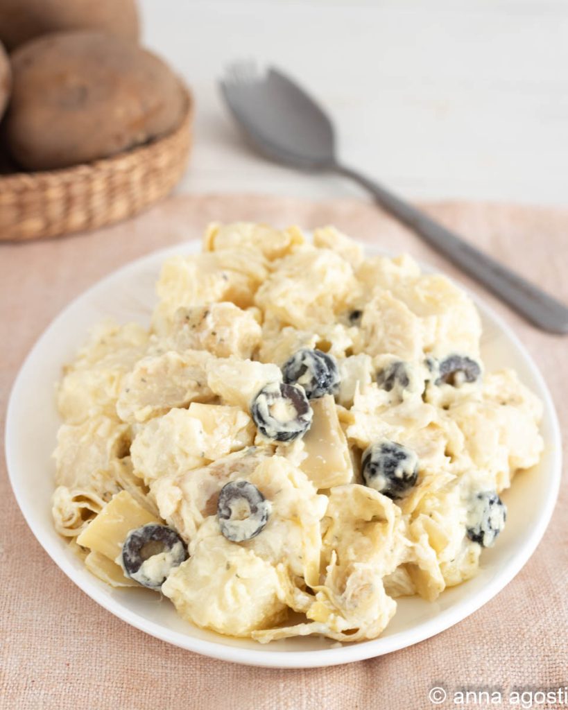 Kartoffelsalat mit Fontina und Artischocken