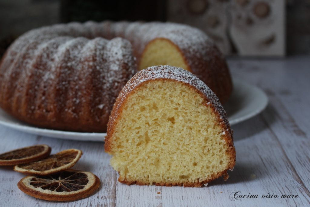 Kringel mit Orangensaft Küche mit Meeresblick