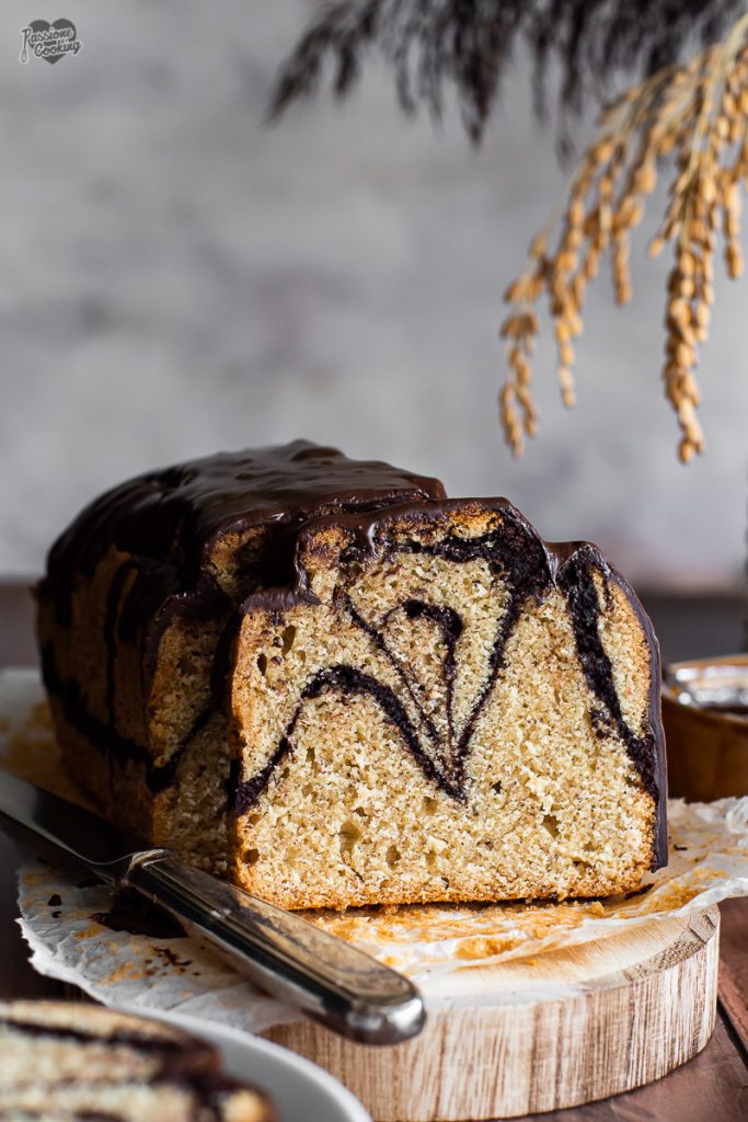 Kuchenlaib mit Tahini und Kakao
