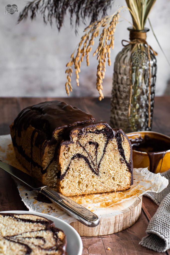 Kuchenlaib mit Tahini und Kakao