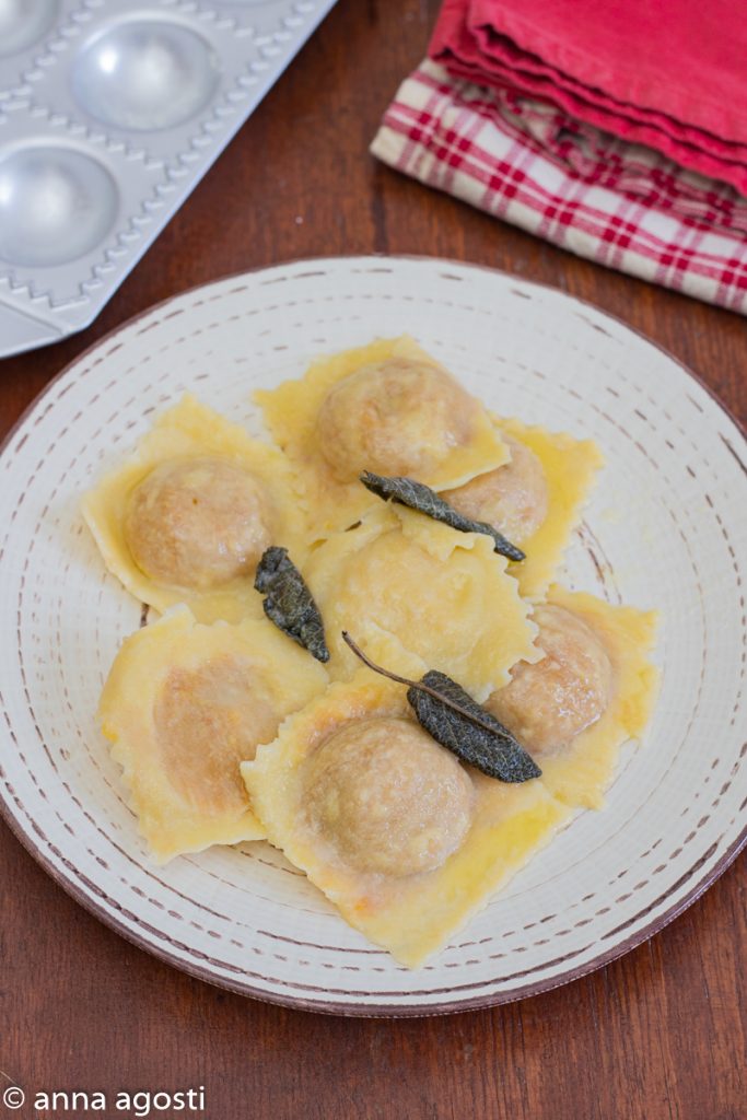 Kürbistortelli aus Mantua