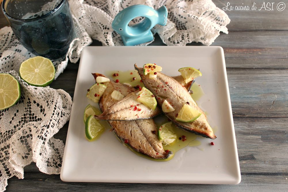 Makrelen mit rosa Pfeffer und Limette