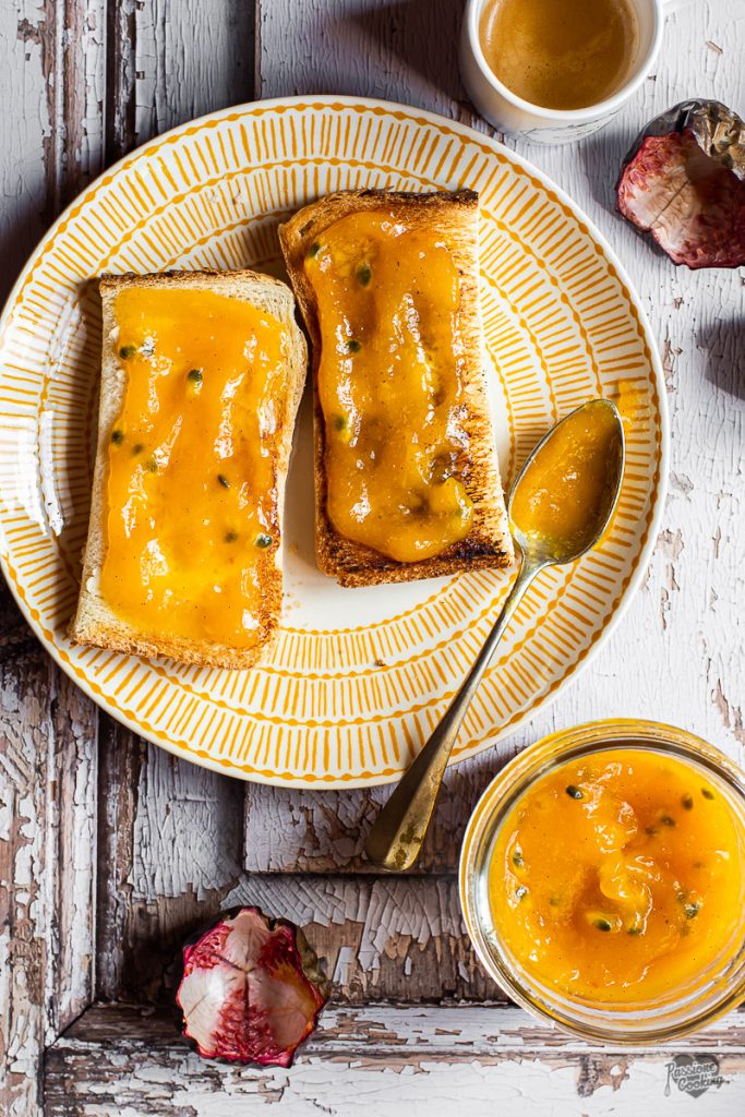 Mango- und Passionsfruchtkonfitüre