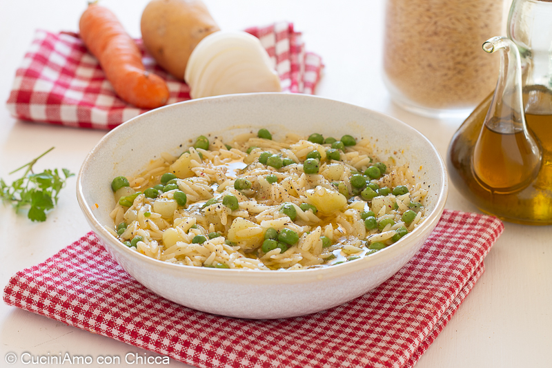 Nudeln mit Kartoffeln und Erbsen