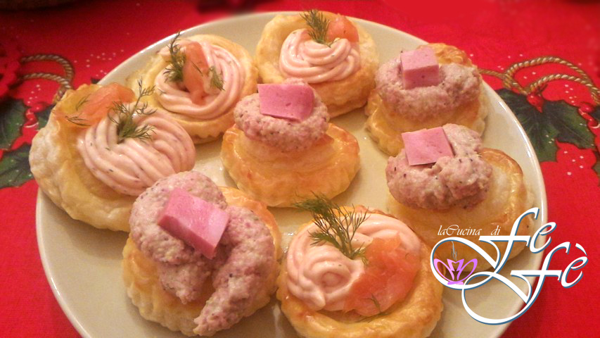 VOL-AU-VENT MIT MORTADELLA-SCHAUM UND PISTAZIENSTREUSELN