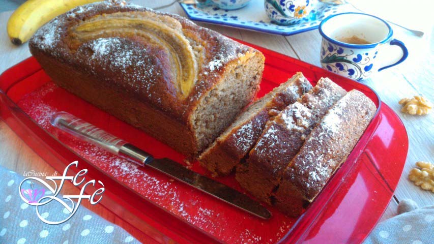 VOLLKORN-BANANENBROT MIT WALNÜSSEN
