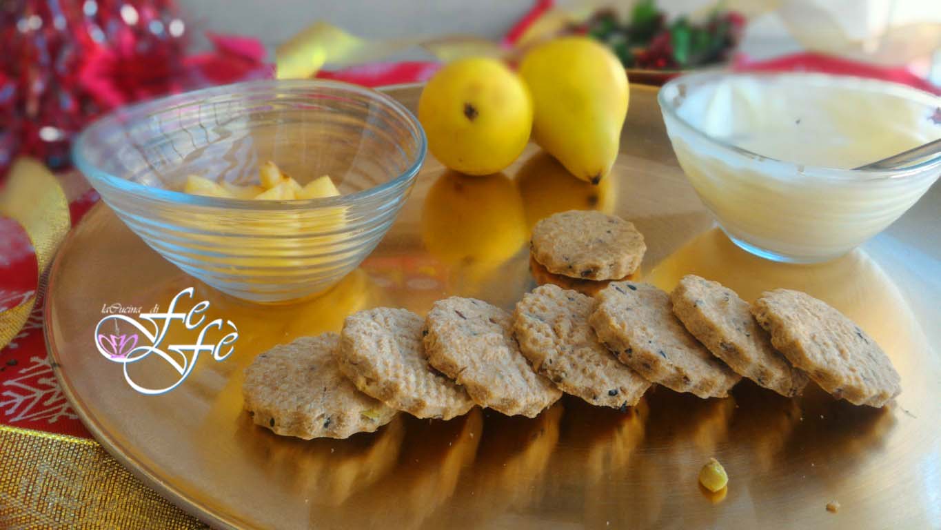 SALZIGE KEKSE MIT GRANA PADANO UND GEMISCHTEN KERNEN