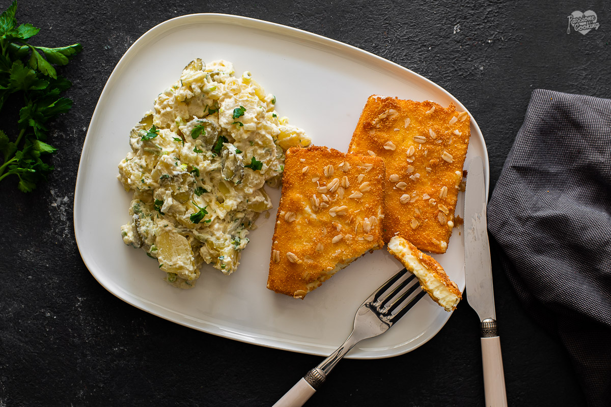 Panierter Käse mit Kartoffelsalat