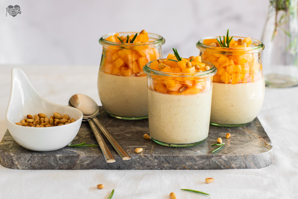 Panna Cotta mit Schinken und Käse mit Melone