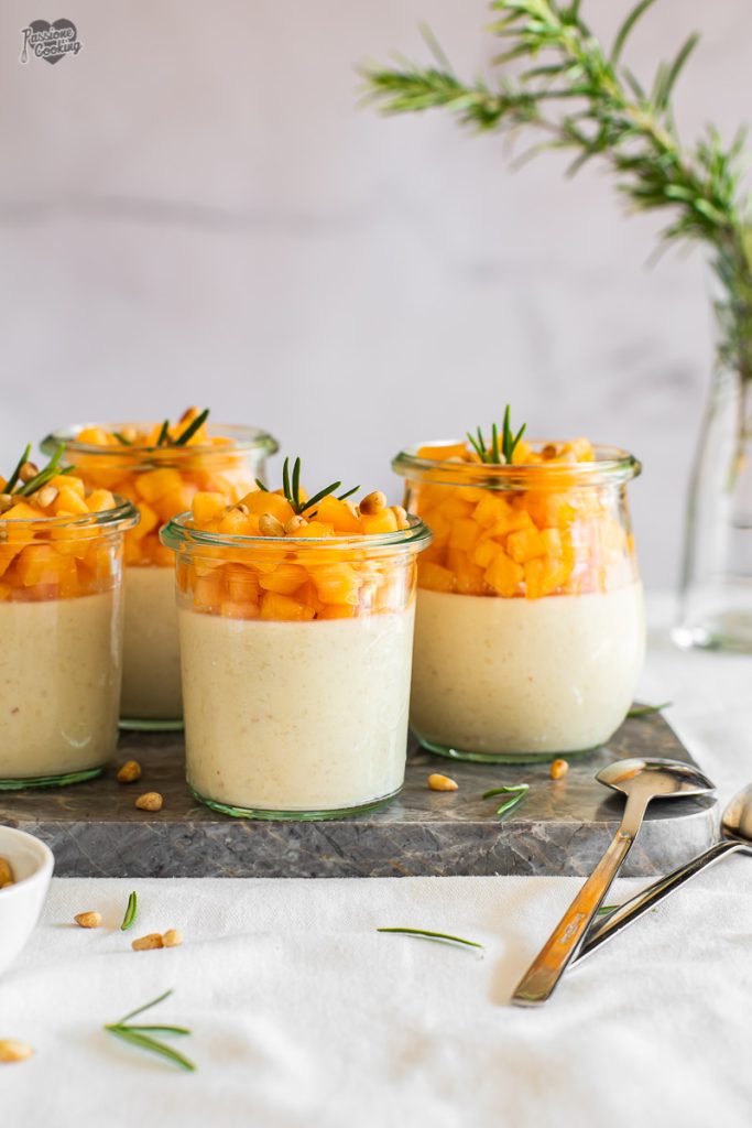 Panna Cotta mit Schinken und Käse mit Melone