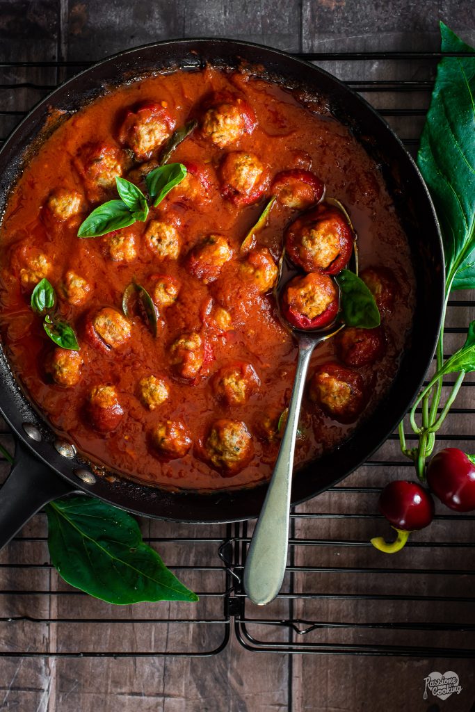 Mit Fleisch gefüllte Paprika