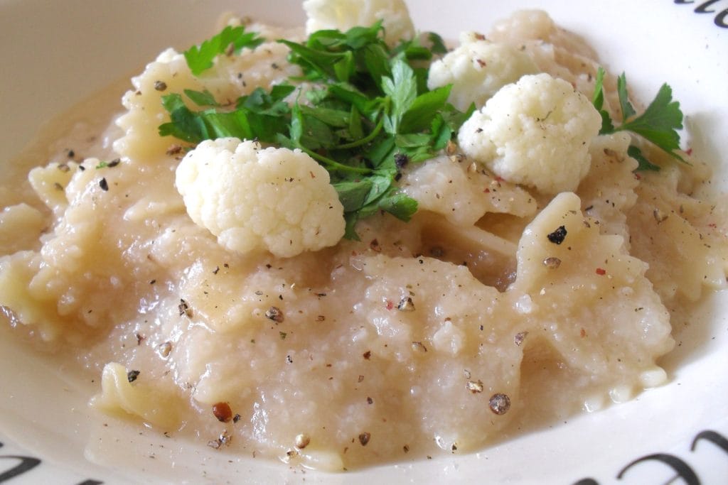 Leichte Pasta mit Blumenkohl, Iss ohne Bauch
