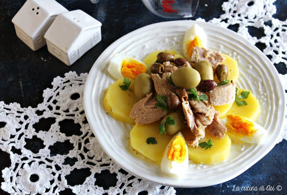 Rustikaler Salat mit Thunfisch und Kartoffeln
