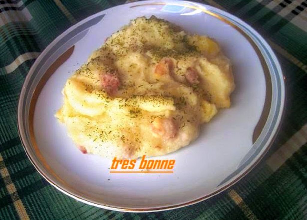 Polenta mit Würstchen