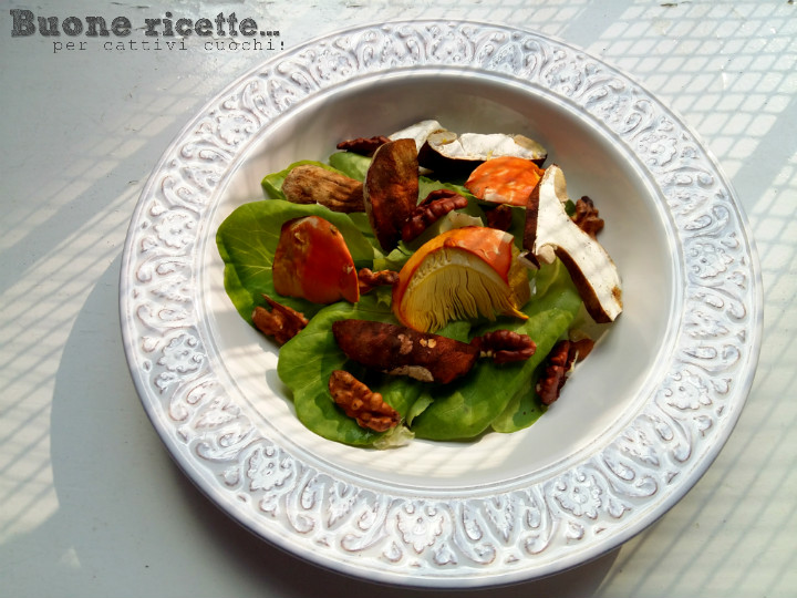 Salat aus Kaiserlingen und Steinpilzen