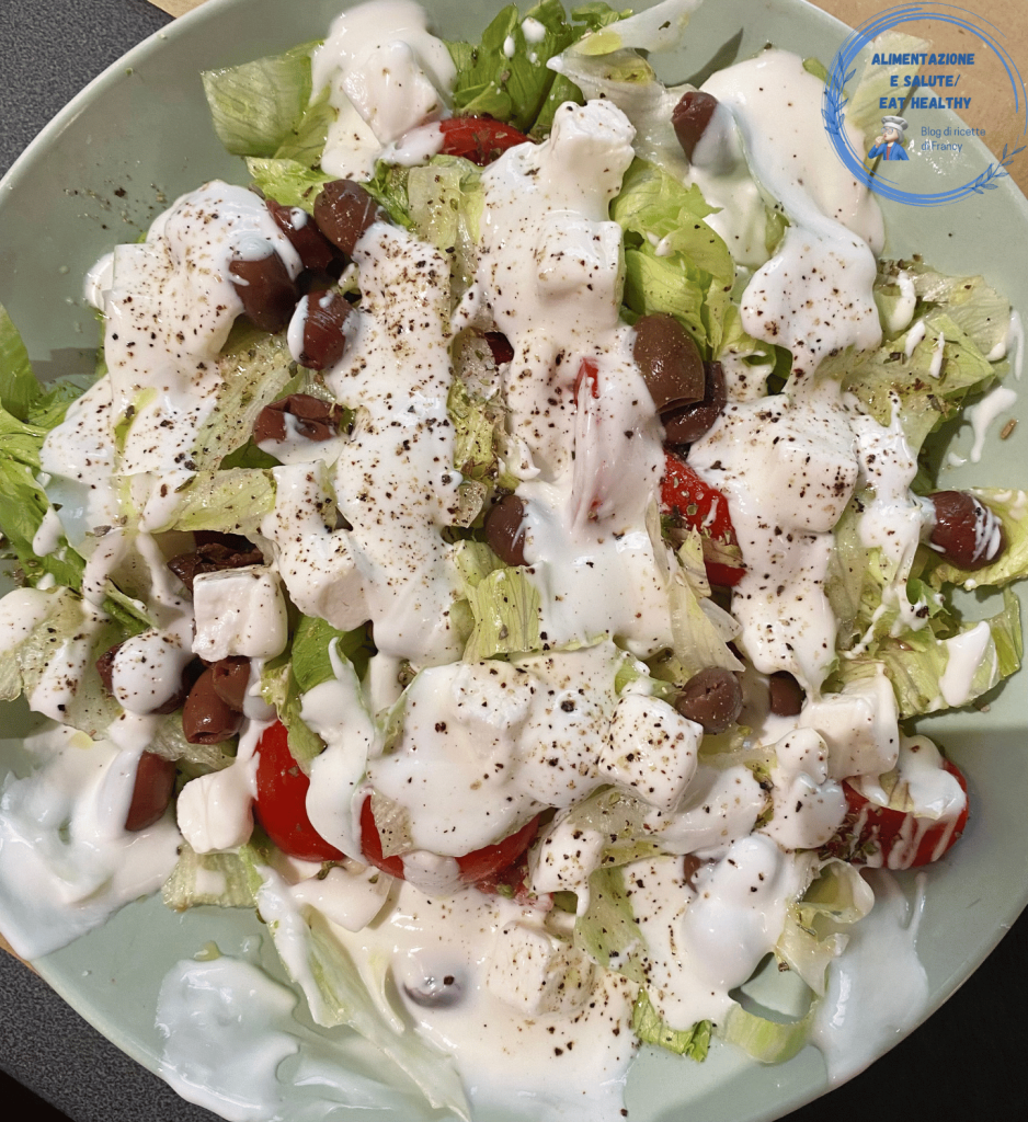 Griechischer Salat mit gesundem und leichtem Dressing
