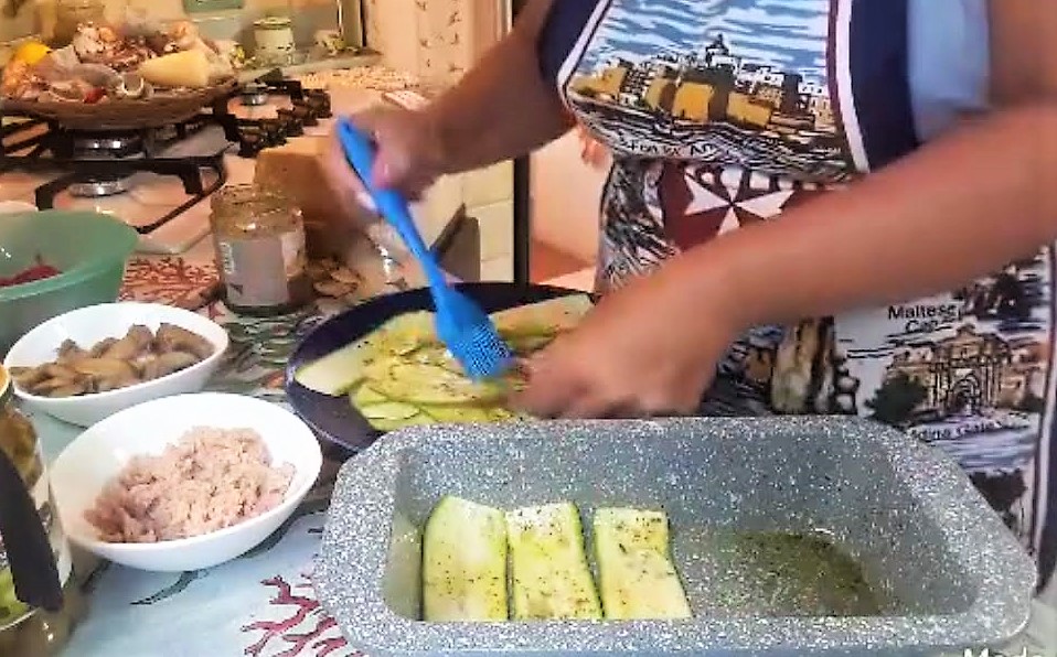 Leichte kapriziöse herzhafte Käsekuchen