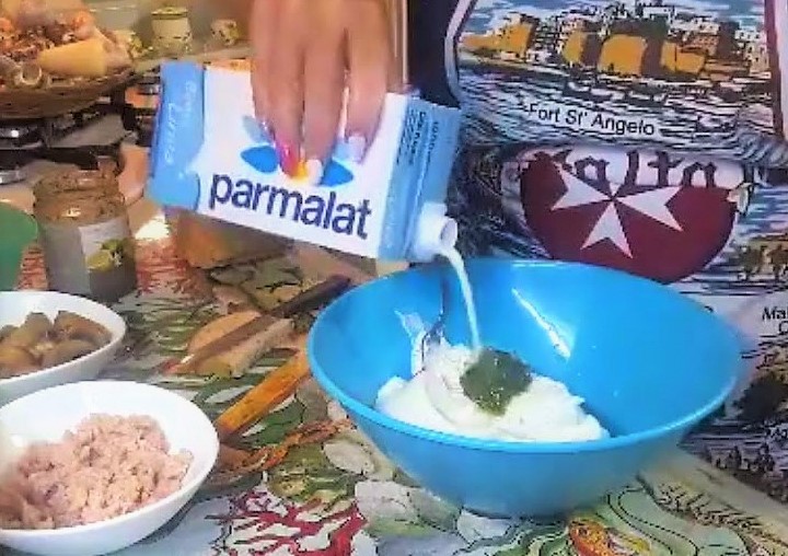 Leichte kapriziöse herzhafte Käsekuchen