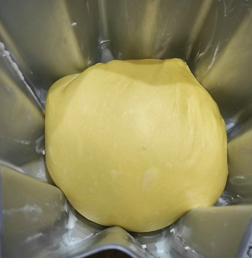 Sizilianisches Pandoro mit Mandarinenaroma