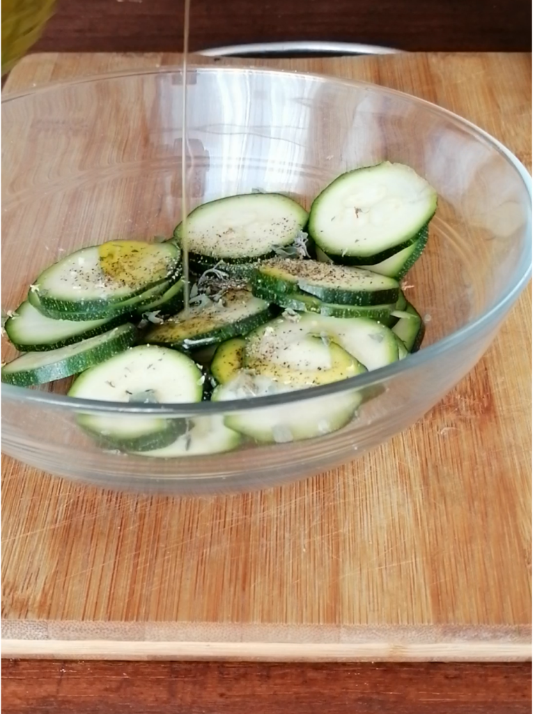 Blätterteigstangen mit Zucchini und Käse