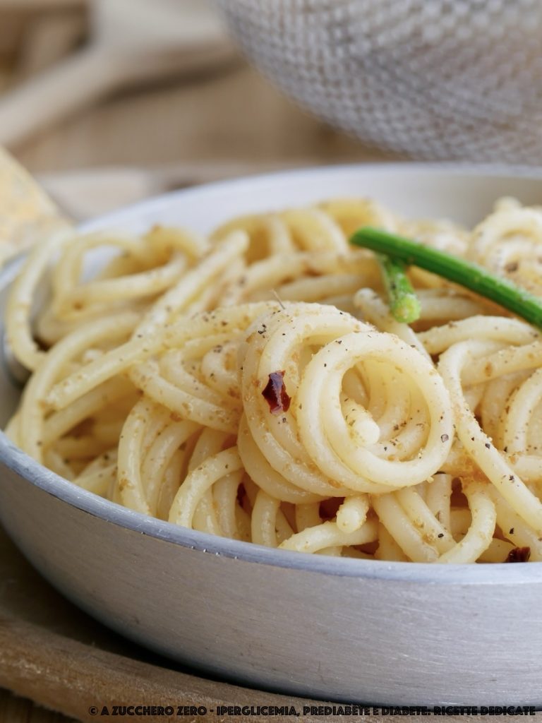 Spaghetti aglio, olio und Peperoncino mit Meeräsche-Bottarga | Einfaches und duftendes Hauptgericht
