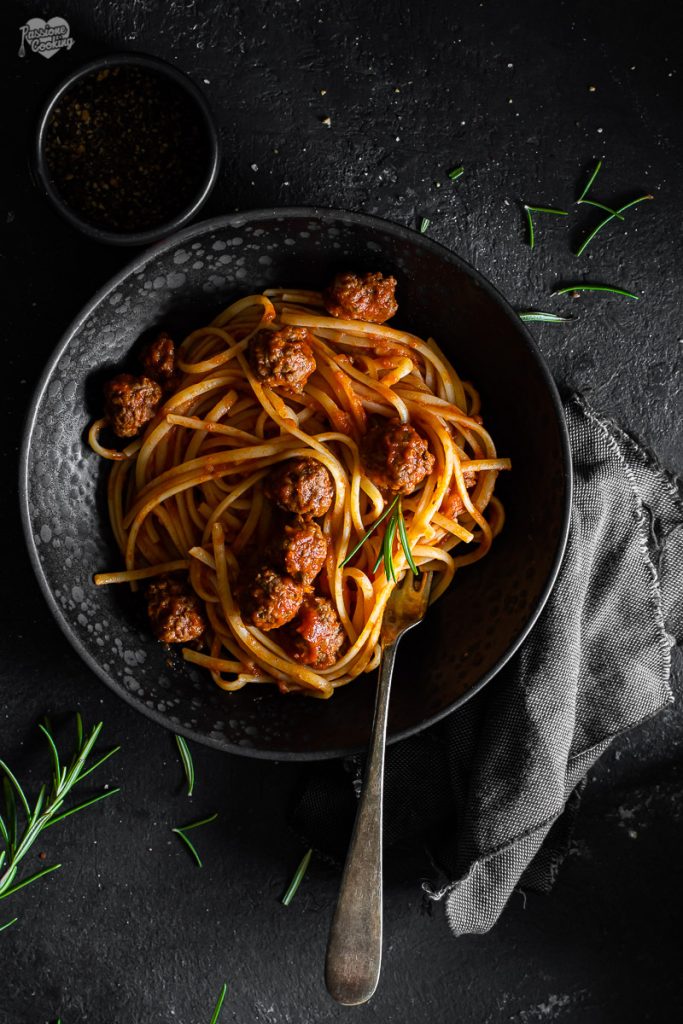 Spaghetti mit Fleischbällchen