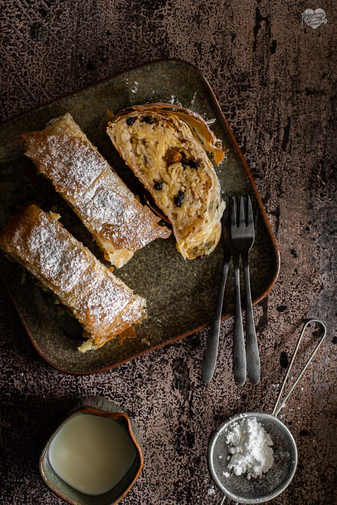 Strudel mit Äpfeln und Marzipan