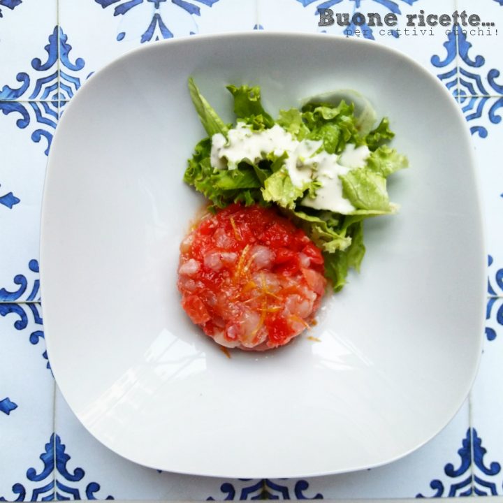 Tatar aus Garnelen und Grapefruit