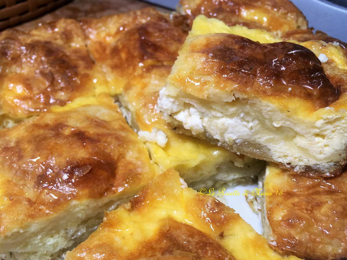 Filo-Teig-Pie mit Feta und Honig