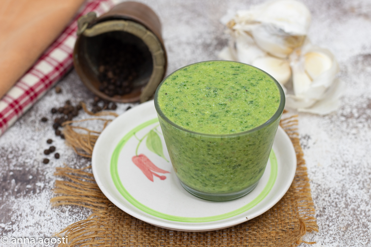 Toskanische Grüne Sauce für Fleisch