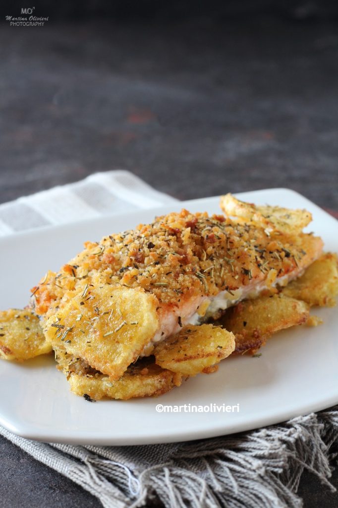 Überbackener Lachs mit Kartoffeln