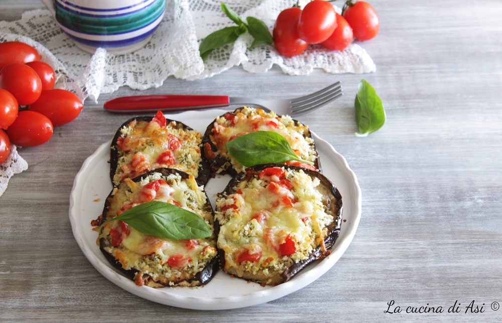 Überbackene Auberginen mit klassischem Pesto